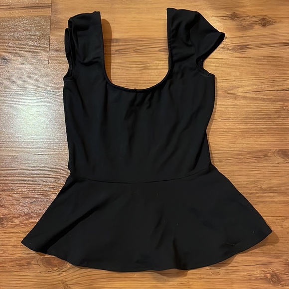 Women’s Bebe Black Scoop Neck Peplum Top Short Sleeve XXS - Picture 3 of 5